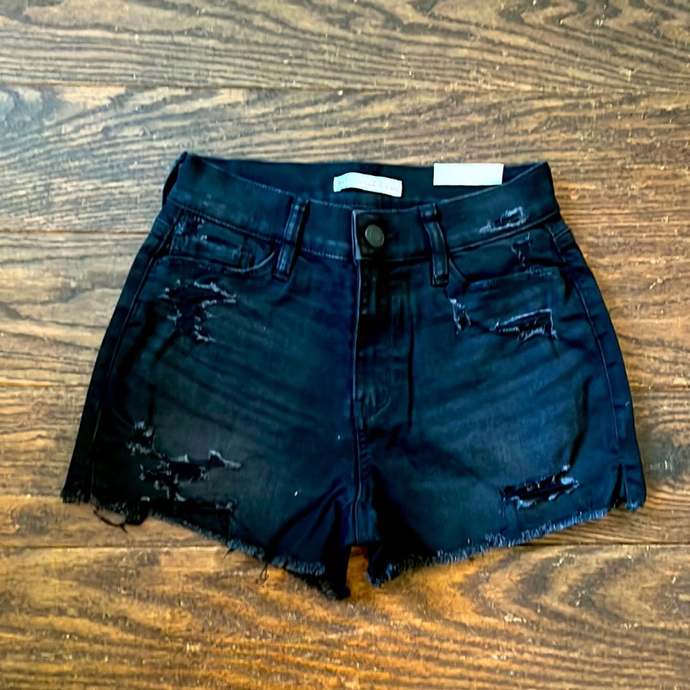 🌸 3/$6 New Womens Distressed jean short shorts.
